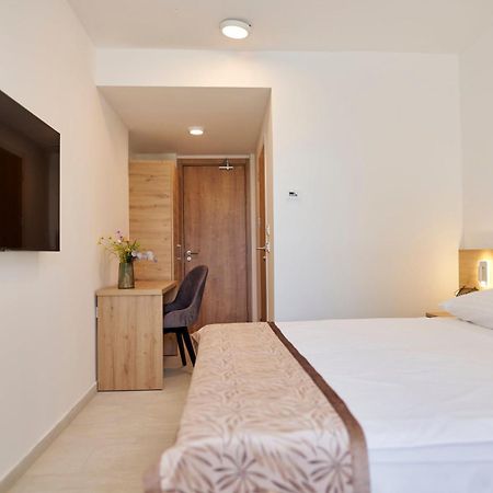 Colentum Resort Murter Ruang foto