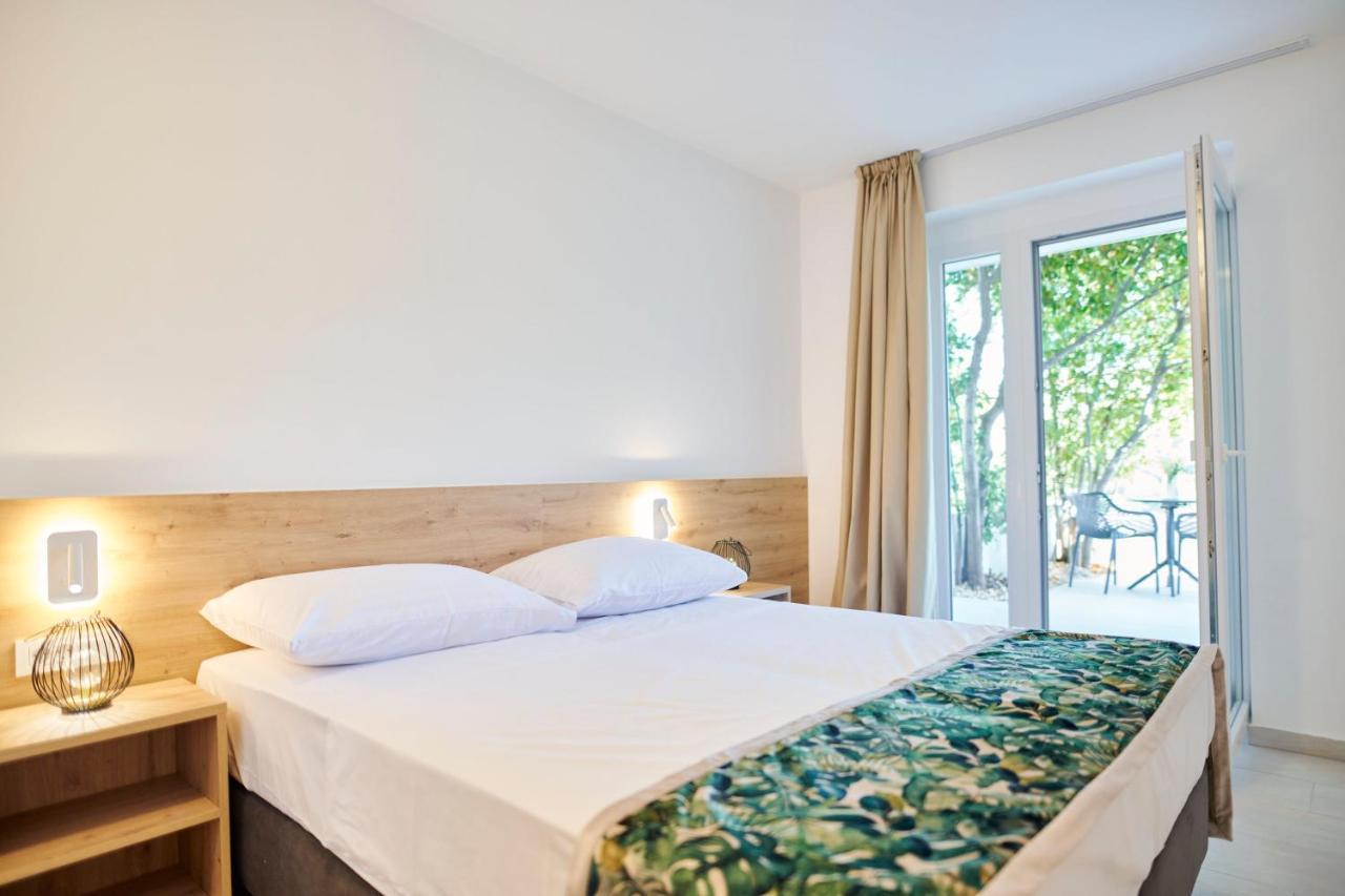 Colentum Resort Murter Bagian luar foto