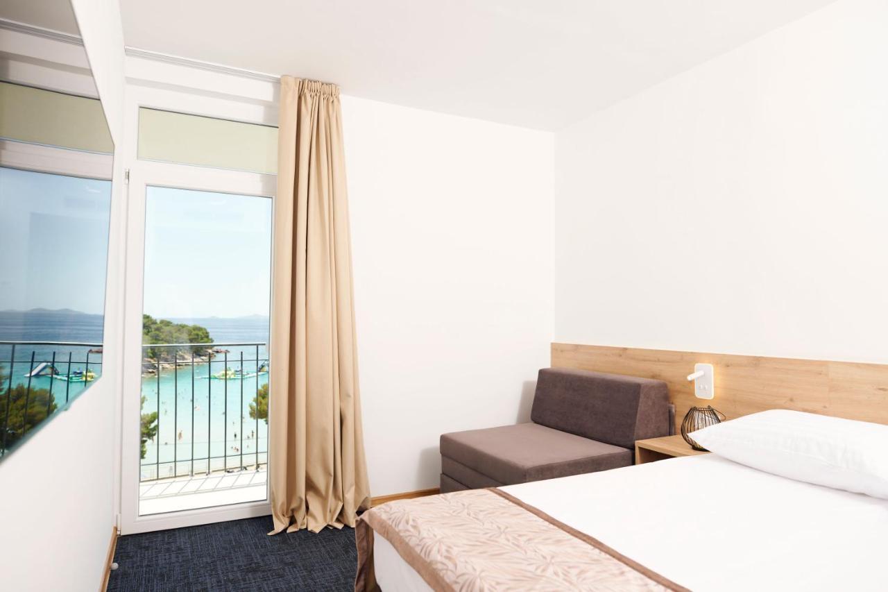 Colentum Resort Murter Bagian luar foto