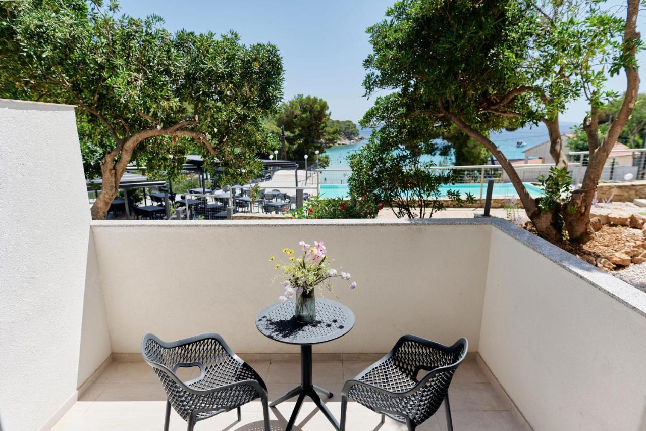 Colentum Resort Murter Bagian luar foto
