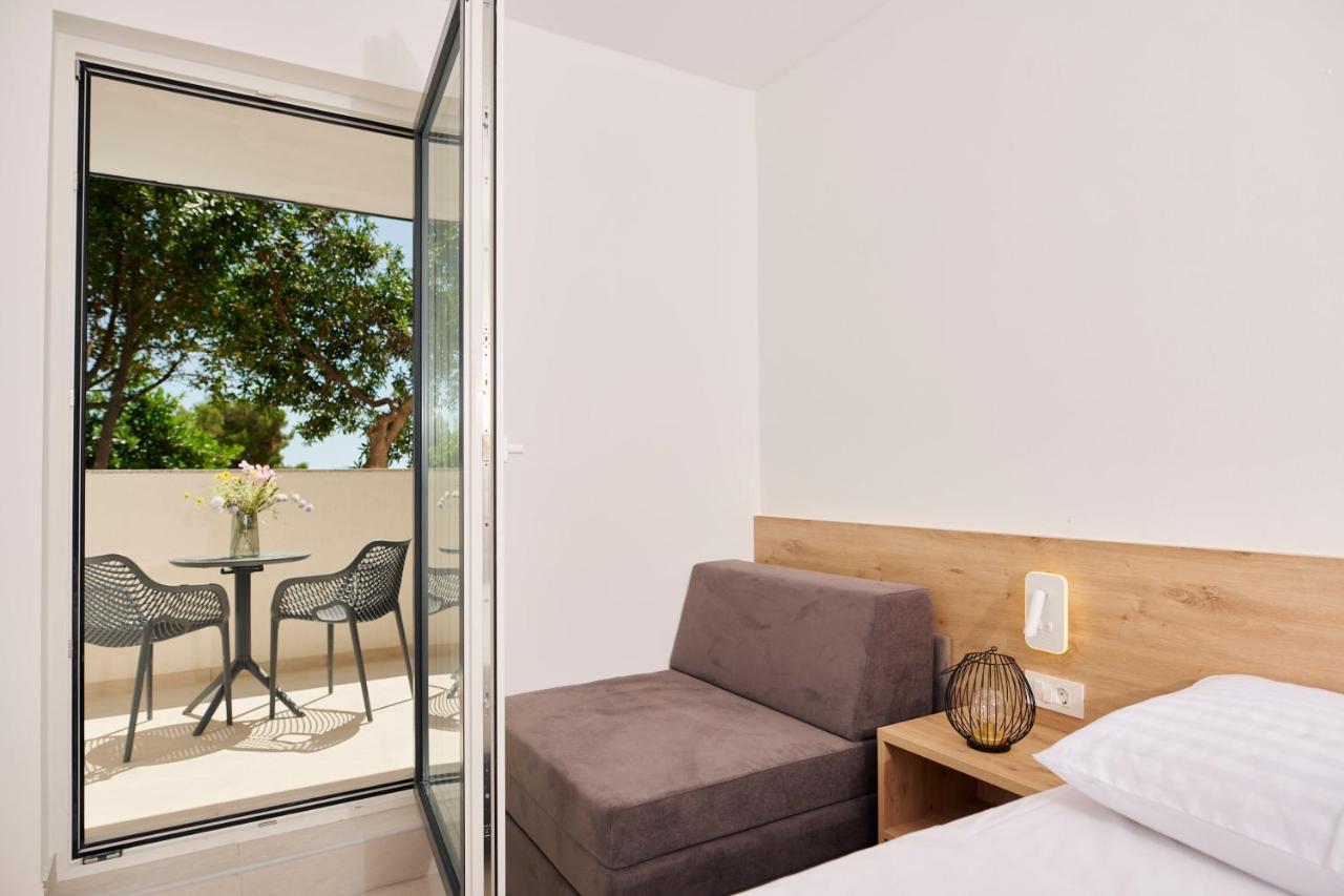 Colentum Resort Murter Bagian luar foto