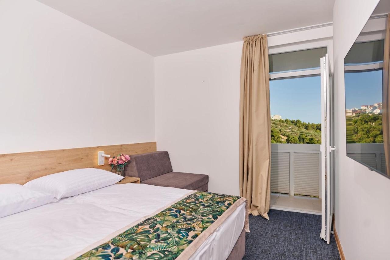 Colentum Resort Murter Bagian luar foto