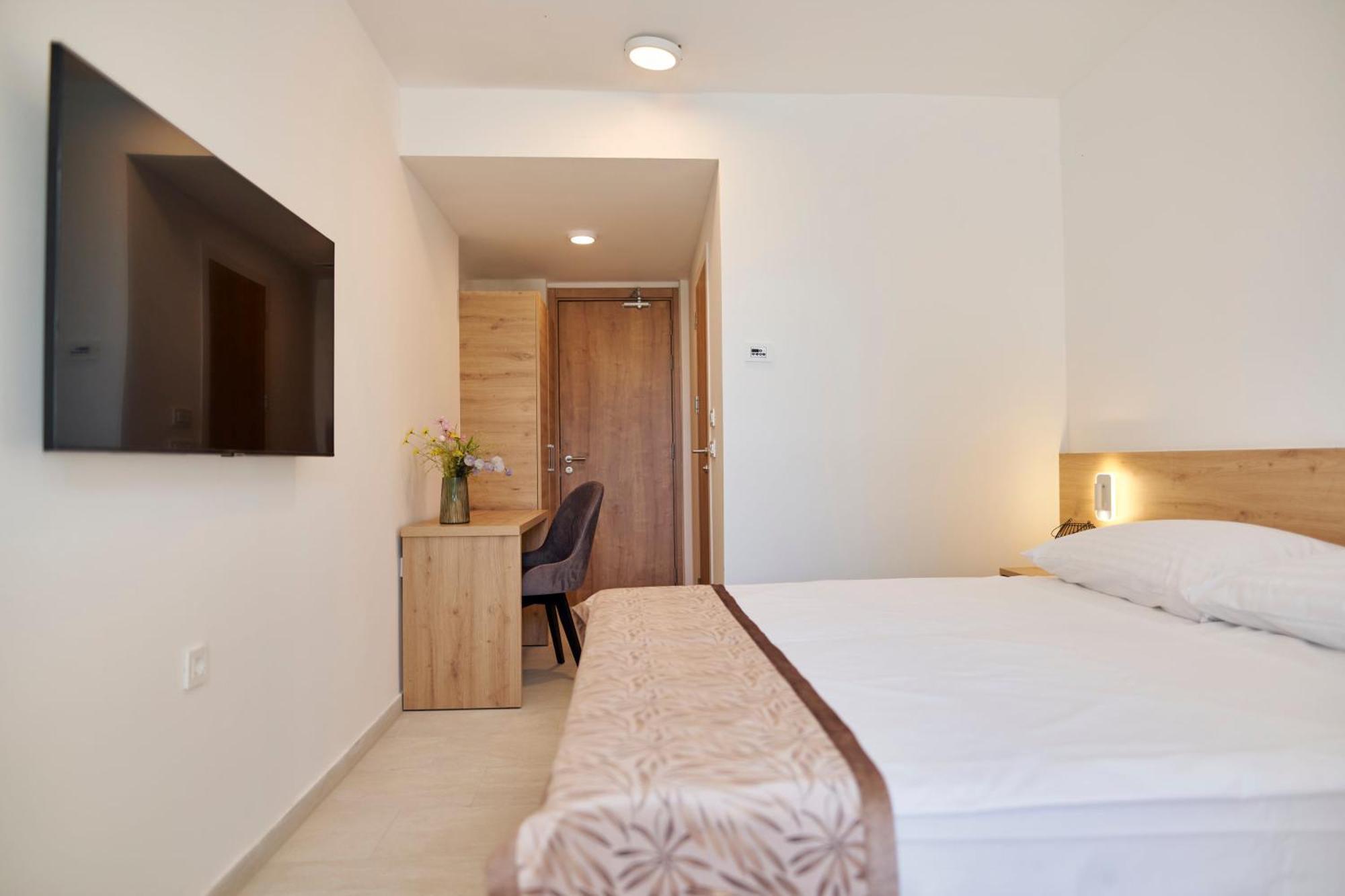 Colentum Resort Murter Ruang foto