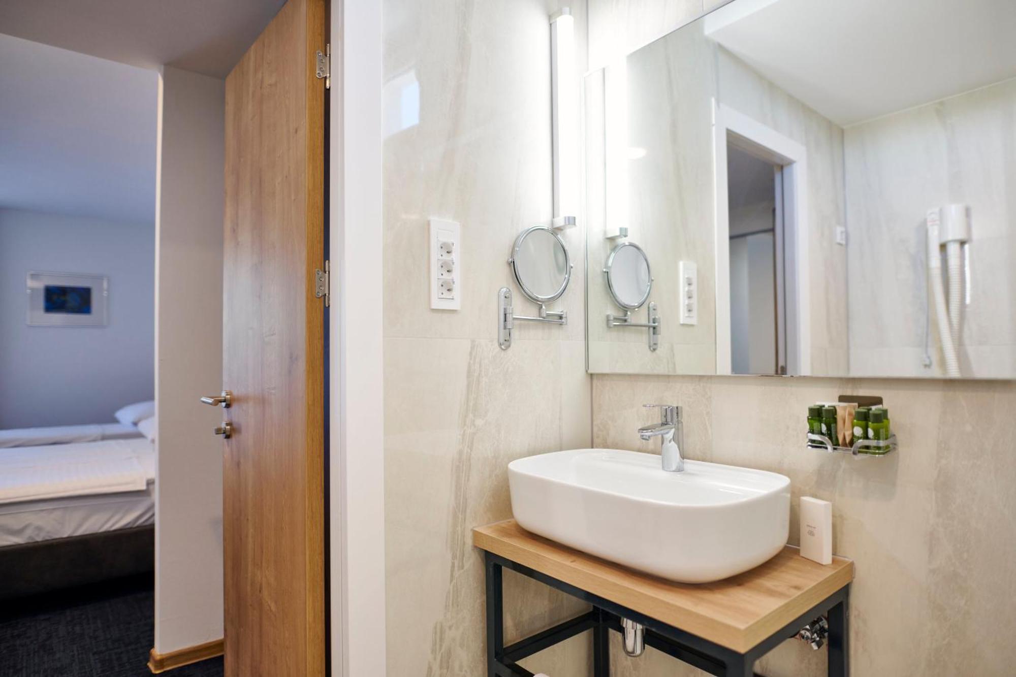 Colentum Resort Murter Ruang foto