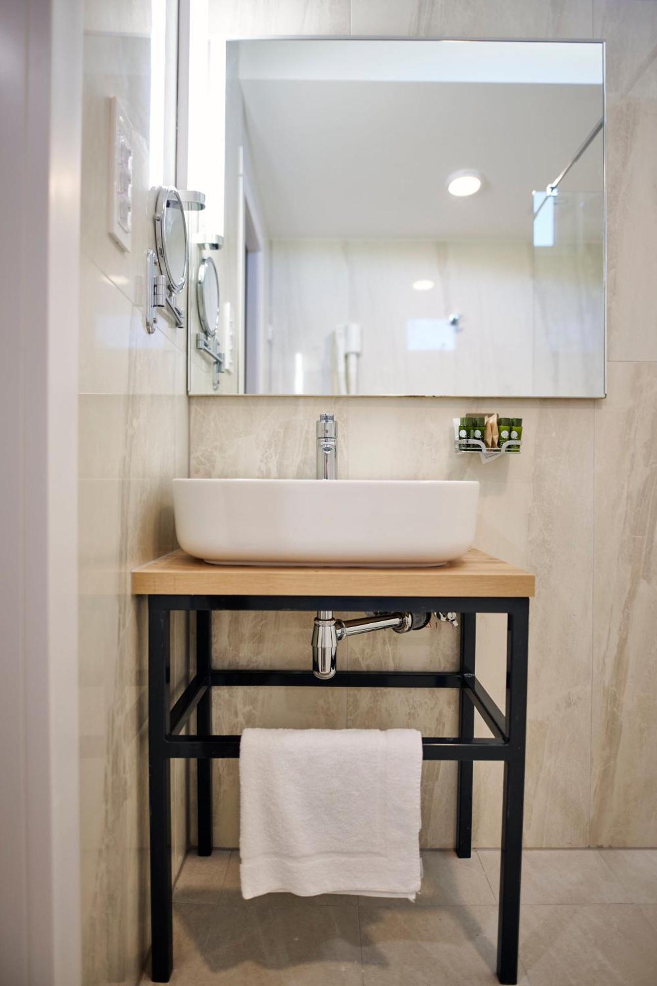Colentum Resort Murter Ruang foto